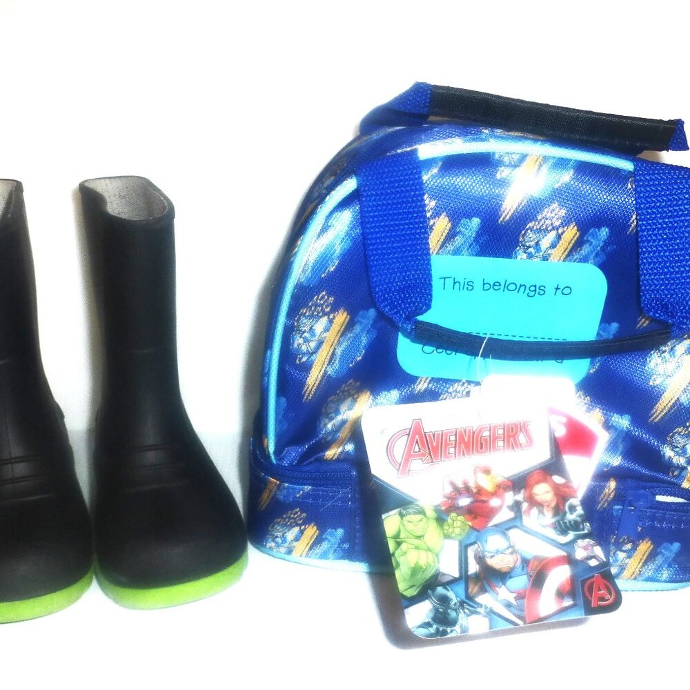 SHO1 - Kids RAIN BOOTS 7 & Heys Avengers Comic LUNCH BAG Lunch Cooler BACKPACK